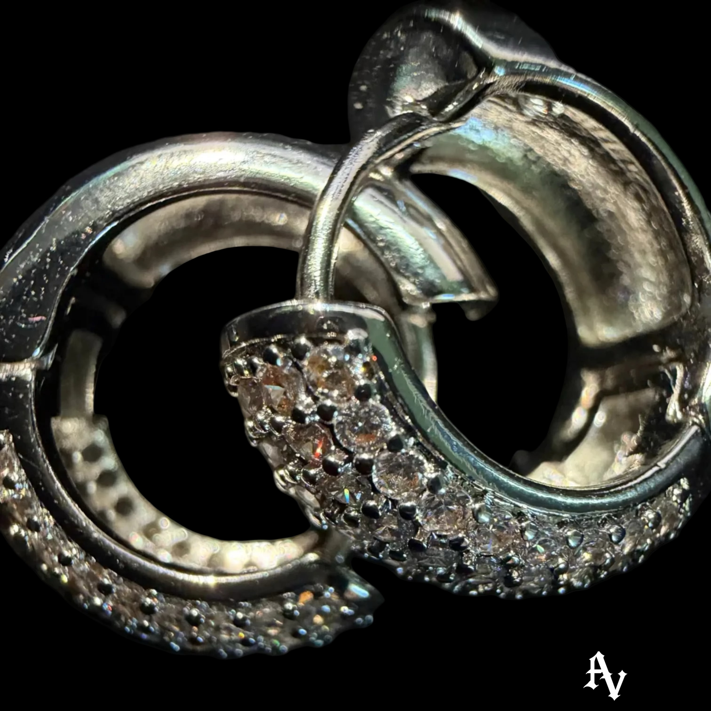 WHITE CIRCLE PAVE' EARRINGS