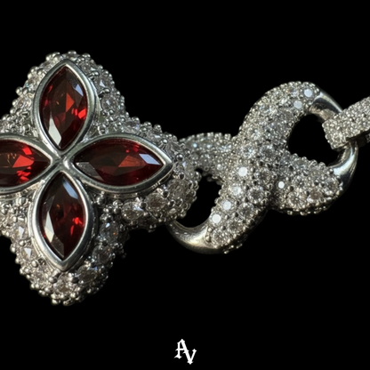 FOUR CLEEF WHITE RED STONE