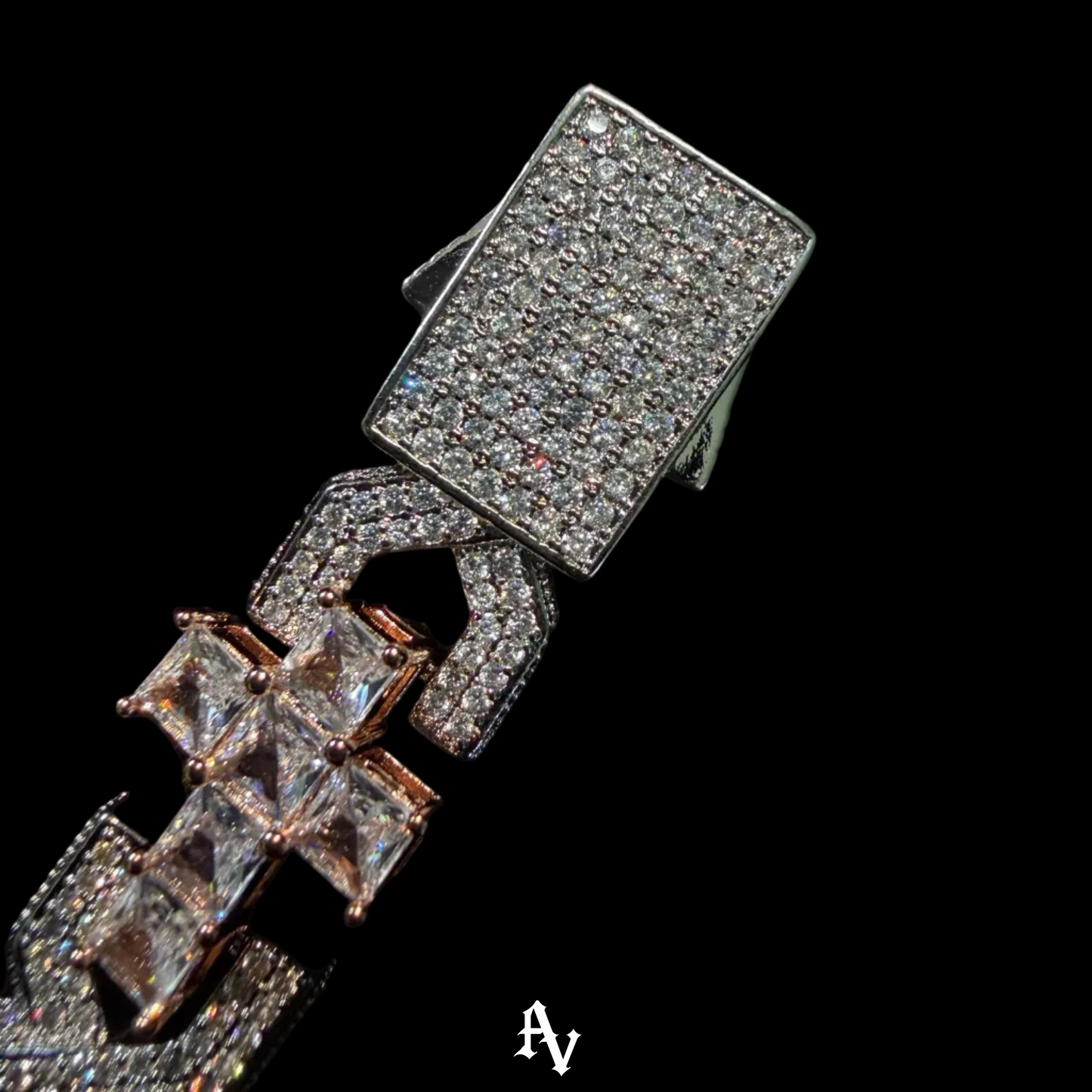 INFINITE CROSS BRACELET