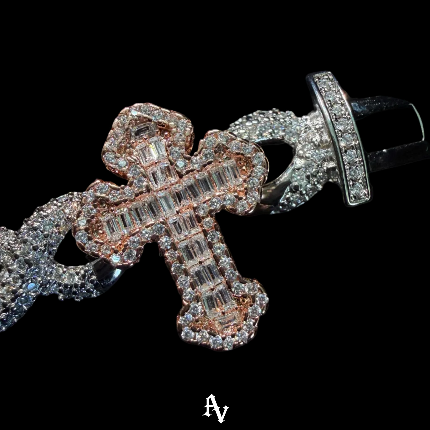 INFINITE CROSS BAGUETTE BRACELET