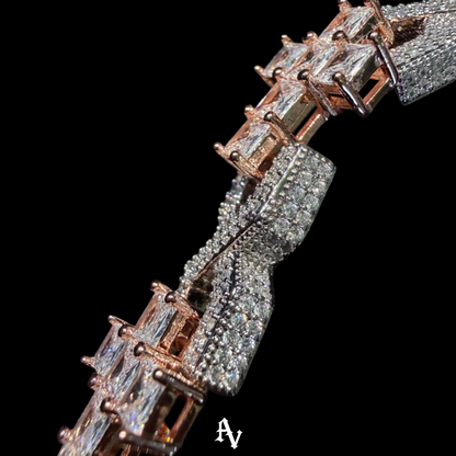 INFINITE CROSS BRACELET